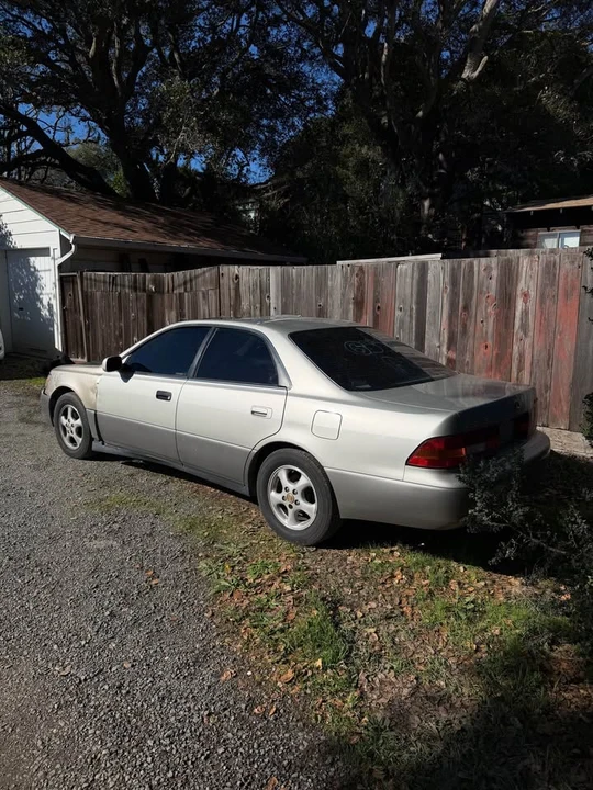 1997 Lexus ES 3rd Gen - Image 2 of 4