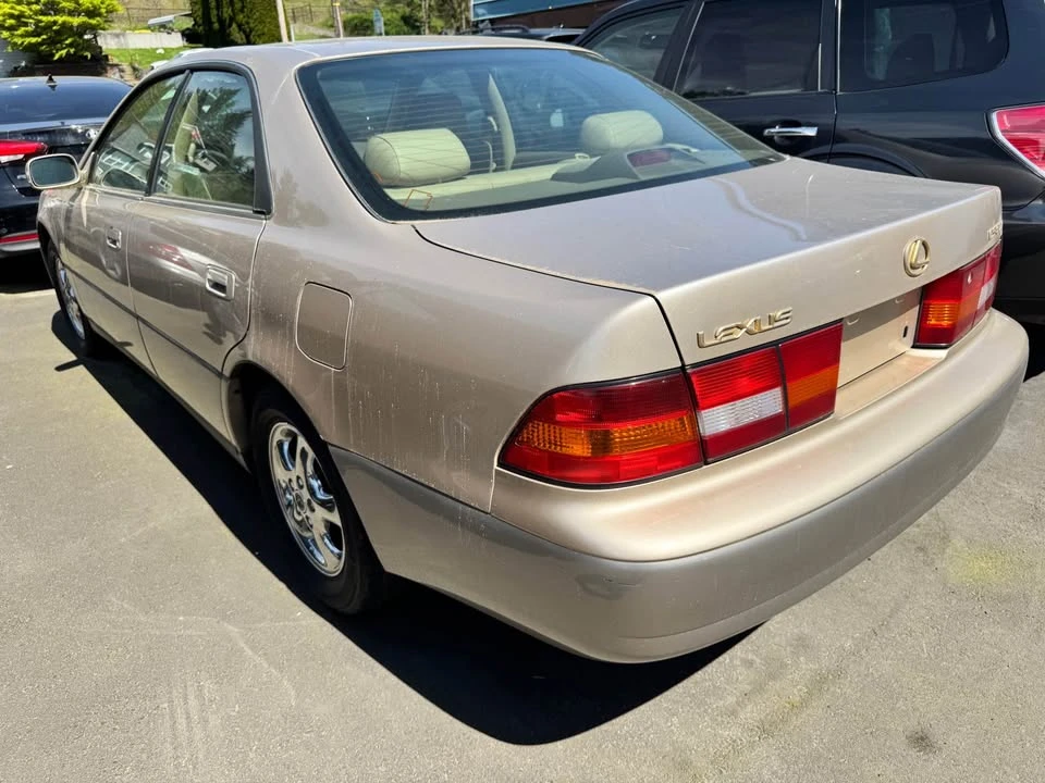 1997 Lexus ES 2nd Gen - Image 3 of 10