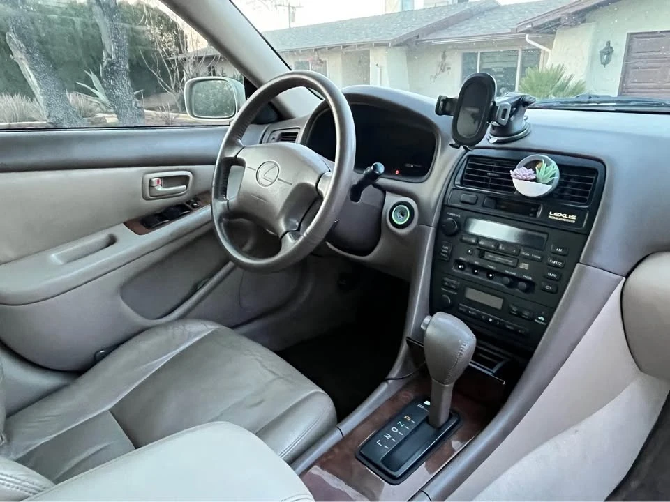 1997 Lexus ES 3rd Gen - Image 4 of 5