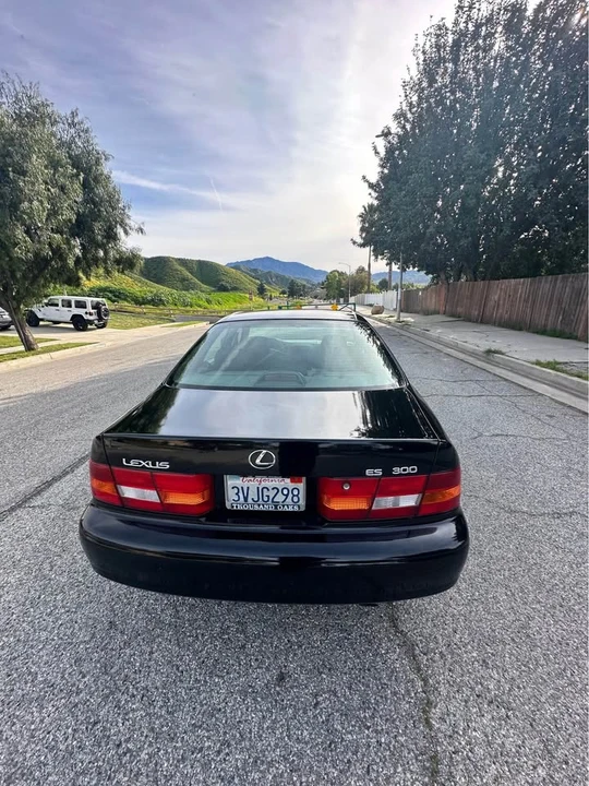 1997 Lexus ES 2nd Gen - Image 5 of 19