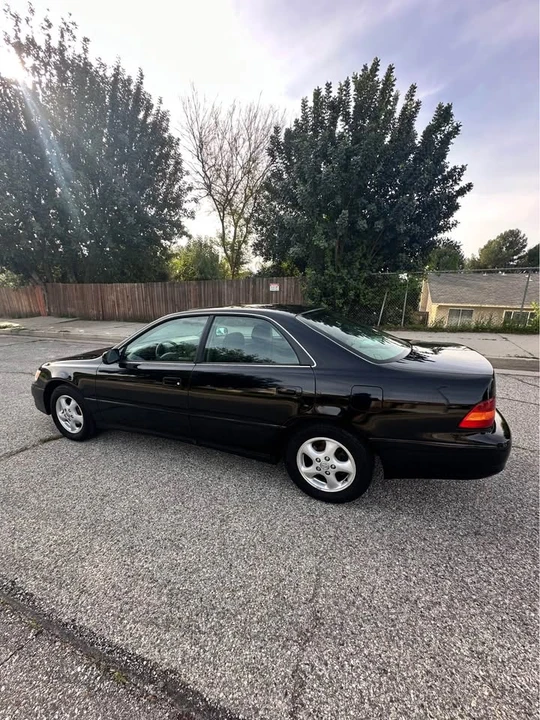 1997 Lexus ES 2nd Gen - Image 19 of 19