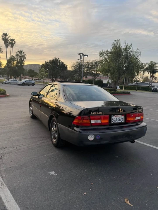 1997 Lexus ES 3rd Gen - Image 4 of 13