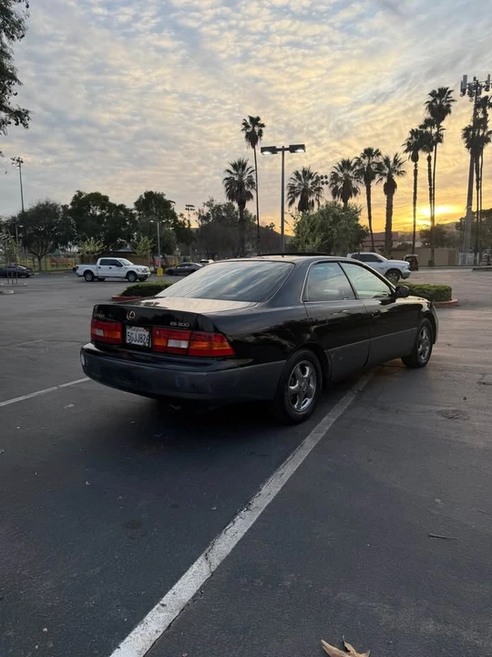 1997 Lexus ES 3rd Gen - Image 6 of 13