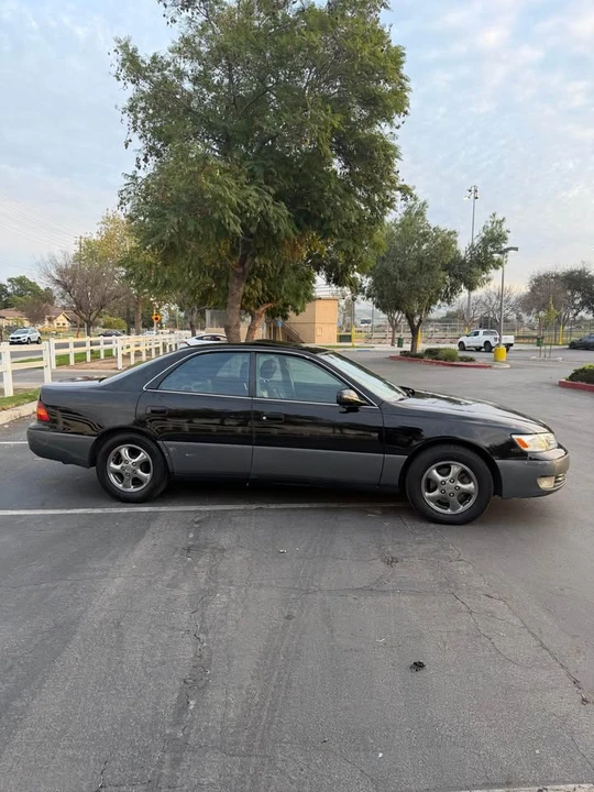 1997 Lexus ES 3rd Gen - Image 7 of 13