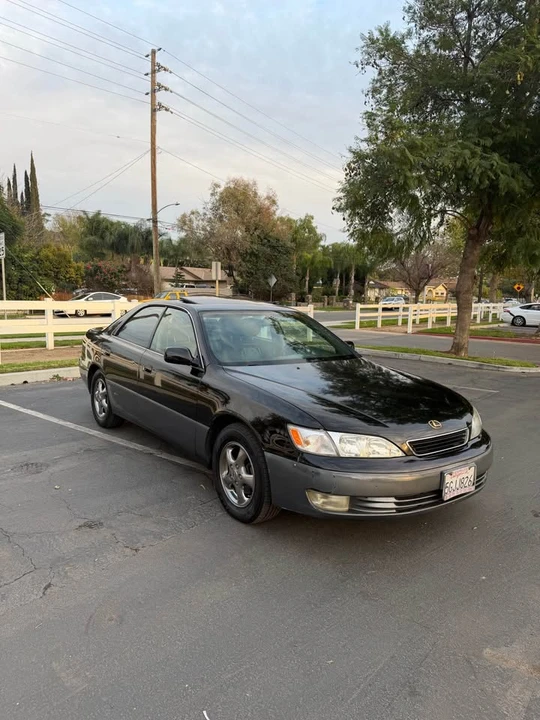 1997 Lexus ES 3rd Gen - Image 2 of 13
