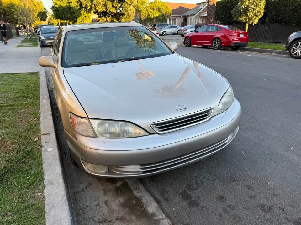1997 Lexus ES 3rd Gen - Image 11 of 19