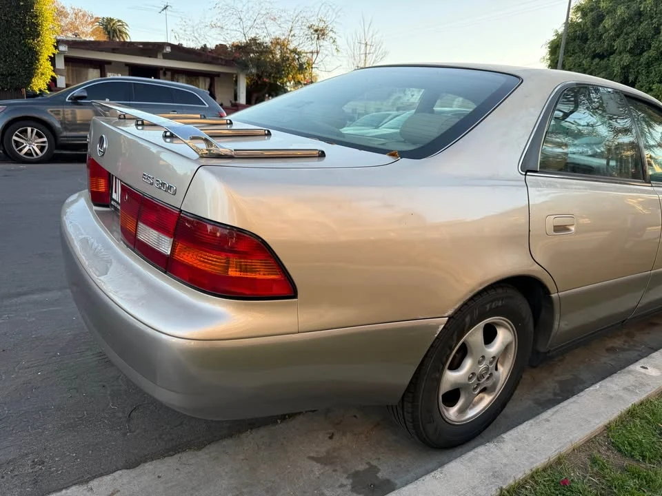 1997 Lexus ES 3rd Gen - Image 7 of 19