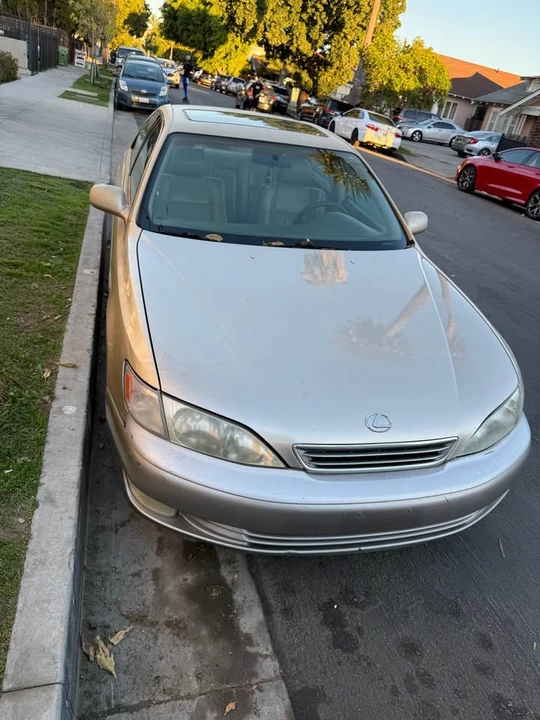 1997 Lexus ES 3rd Gen - Image 10 of 19