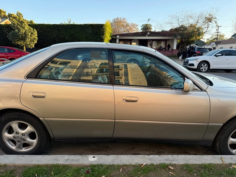 1997 Lexus ES 3rd Gen - Image 8 of 19