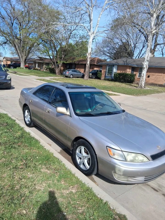 1997 Lexus ES 3rd Gen - Image 2 of 5