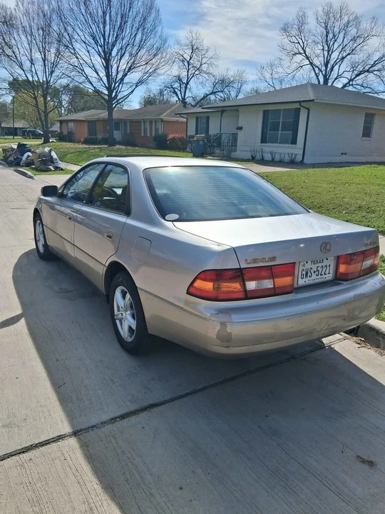 1997 Lexus ES 3rd Gen - Image 4 of 5