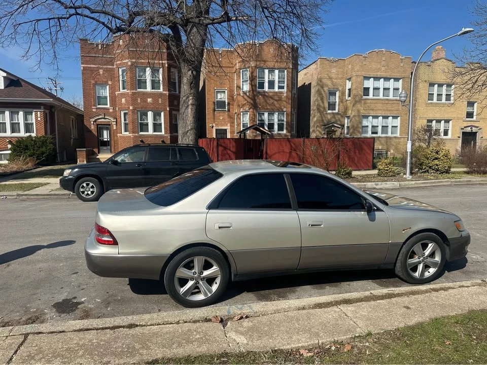 1997 Lexus ES 3rd Gen - Image 4 of 11