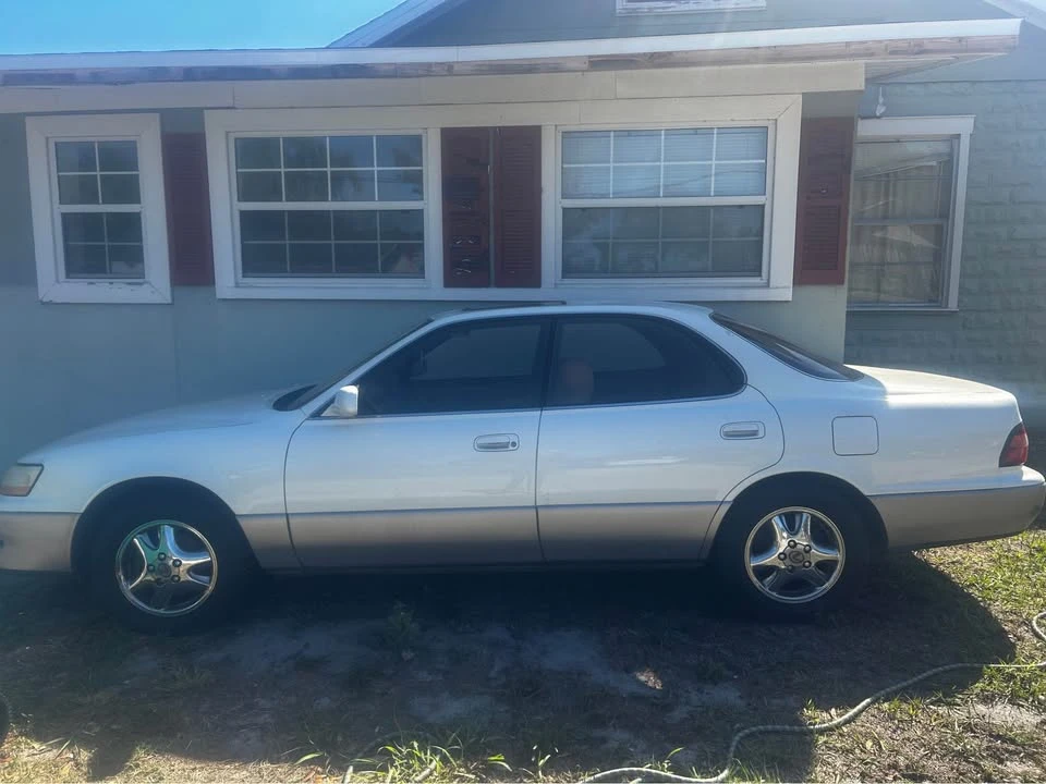 1997 Lexus ES 3rd Gen - Image 2 of 12