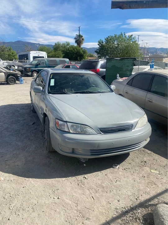 1997 Lexus ES 3rd Gen - Image 3 of 4