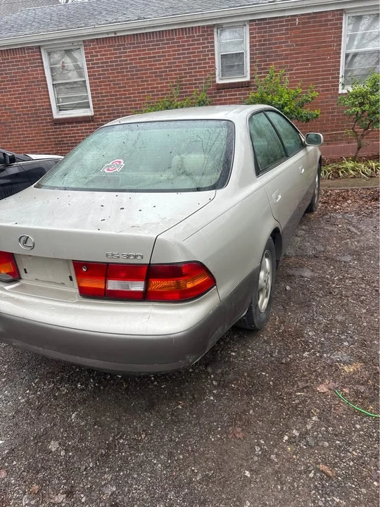 1997 Lexus ES 3rd Gen - Image 3 of 9