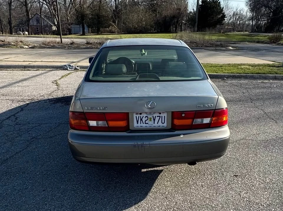 1997 Lexus ES 3rd Gen - Image 3 of 7
