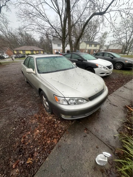 1997 Lexus ES 3rd Gen - Image 2 of 9