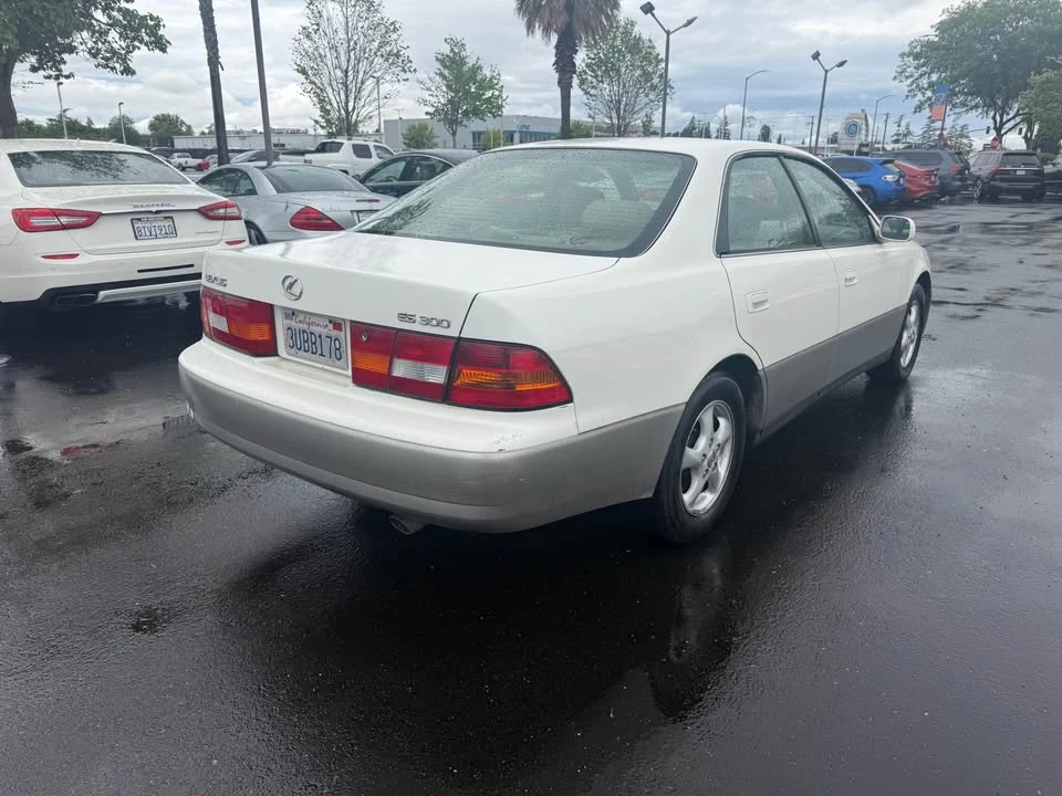 1997 Lexus ES 3rd Gen - Image 5 of 20