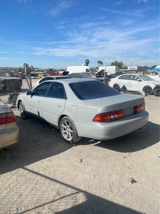 1997 Lexus ES 3rd Gen - Image 2 of 4