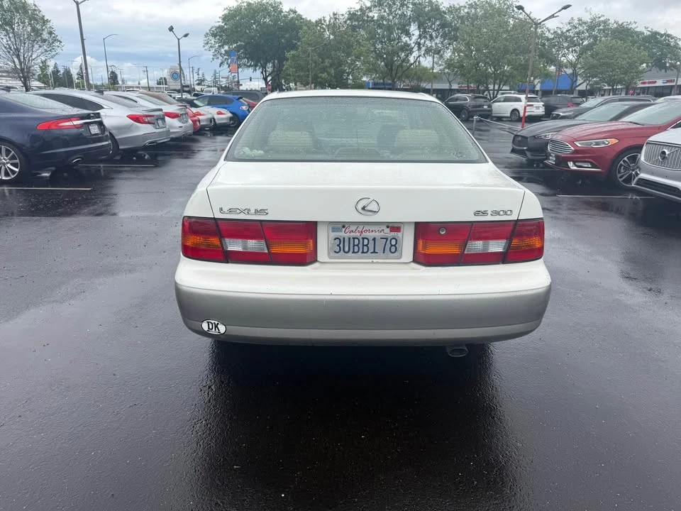 1997 Lexus ES 3rd Gen - Image 6 of 20