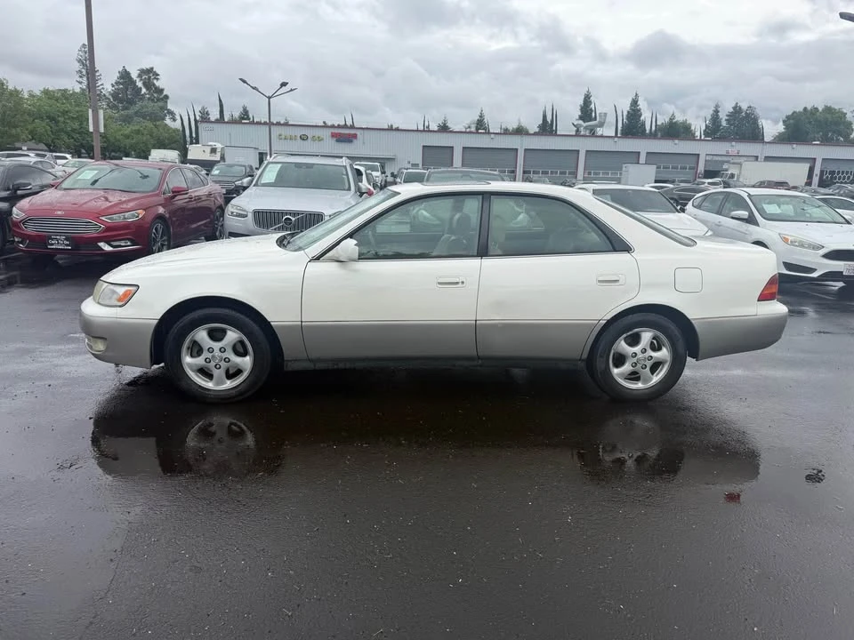 1997 Lexus ES 3rd Gen - Image 8 of 20