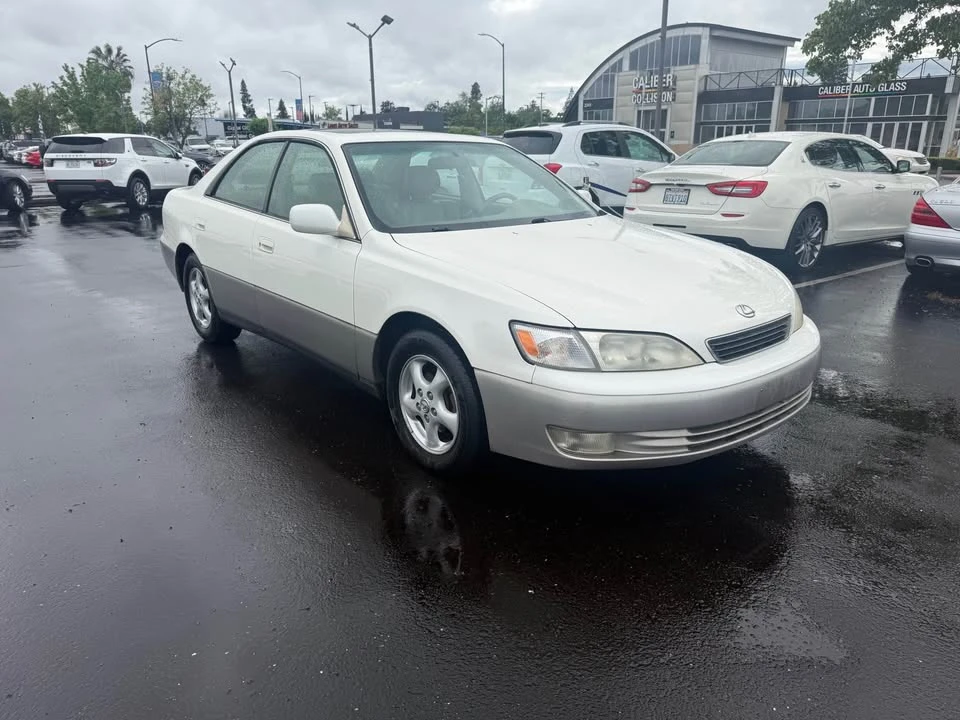 1997 Lexus ES 3rd Gen - Image 3 of 20