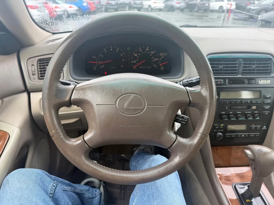 1997 Lexus ES 3rd Gen - Image 15 of 20