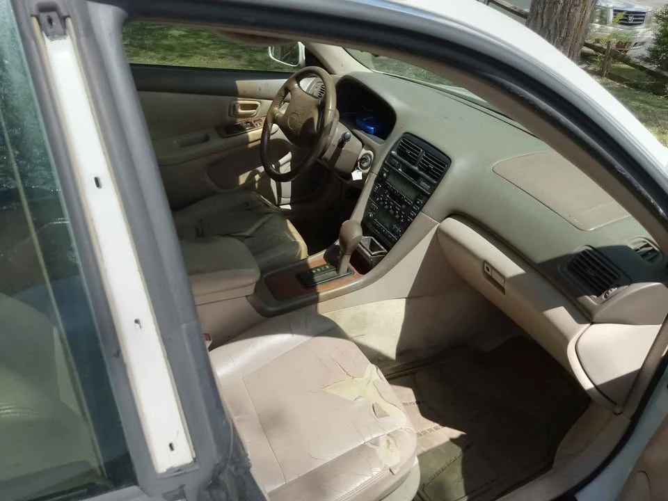 1997 Lexus ES 3rd Gen - Image 6 of 7