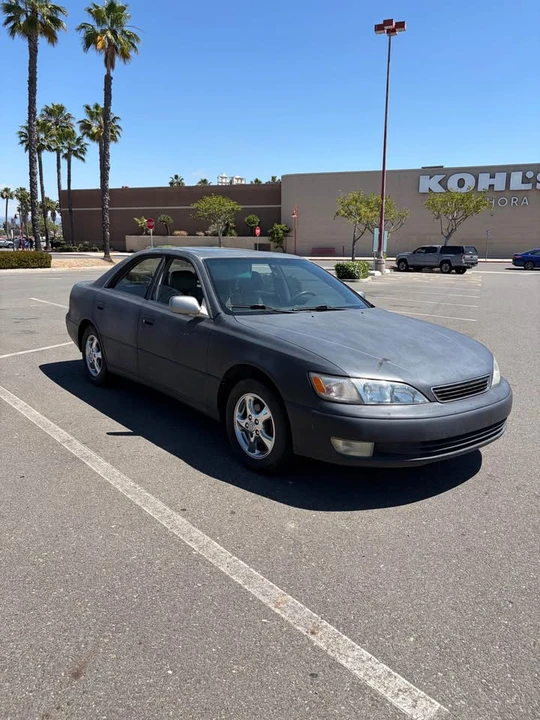 1997 Lexus ES 3rd Gen - Image 2 of 6