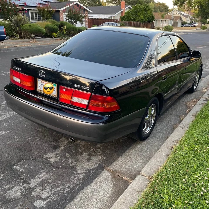 1997 Lexus ES 3rd Gen - Image 2 of 3