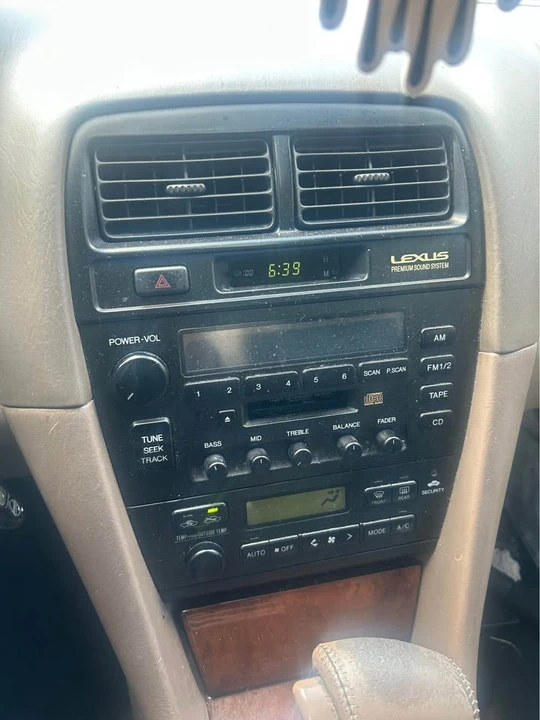 1997 Lexus ES 3rd Gen - Image 4 of 5