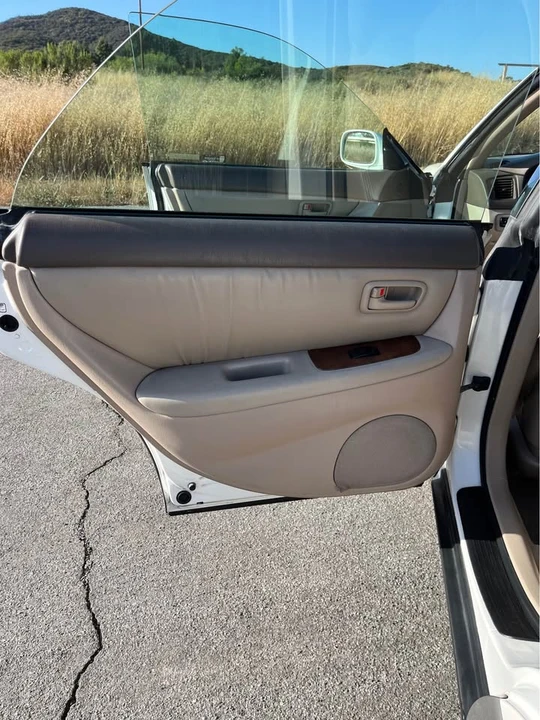 1997 Lexus ES 3rd Gen - Image 12 of 18