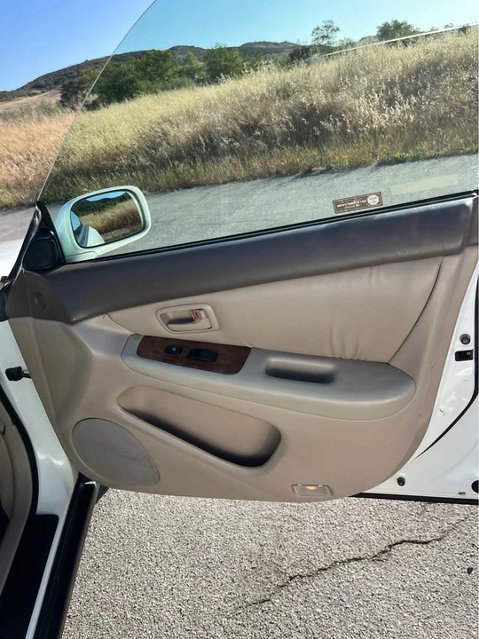 1997 Lexus ES 3rd Gen - Image 10 of 18