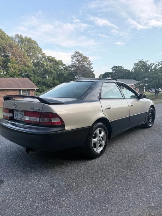 1997 Lexus ES 3rd Gen - Image 2 of 18