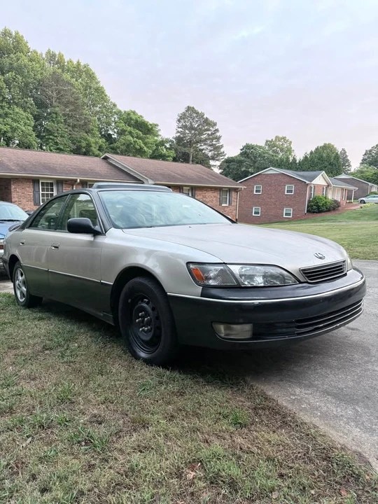 1997 Lexus ES 3rd Gen - Image 3 of 17