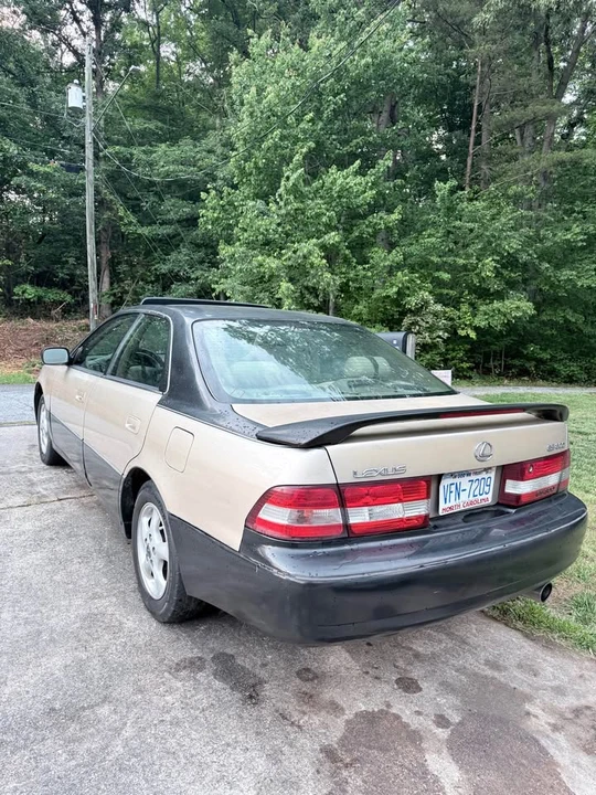 1997 Lexus ES 3rd Gen - Image 4 of 17