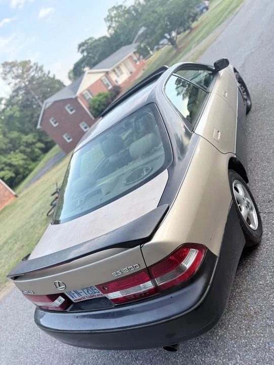 1997 Lexus ES 3rd Gen - Image 14 of 18