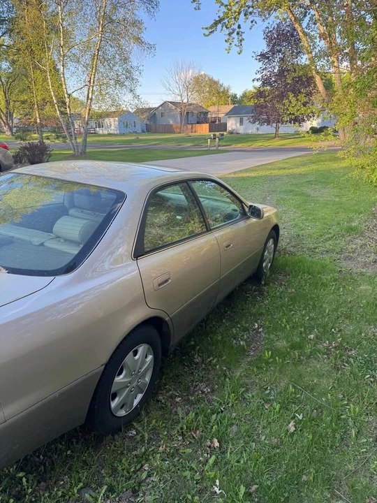 1997 Lexus ES 3rd Gen - Image 3 of 5
