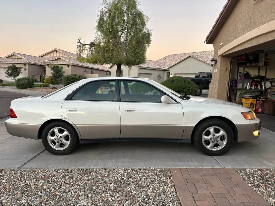 1997 Lexus ES 3rd Gen - Image 2 of 18