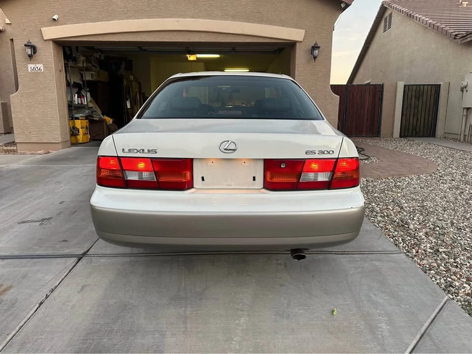 1997 Lexus ES 3rd Gen - Image 13 of 18