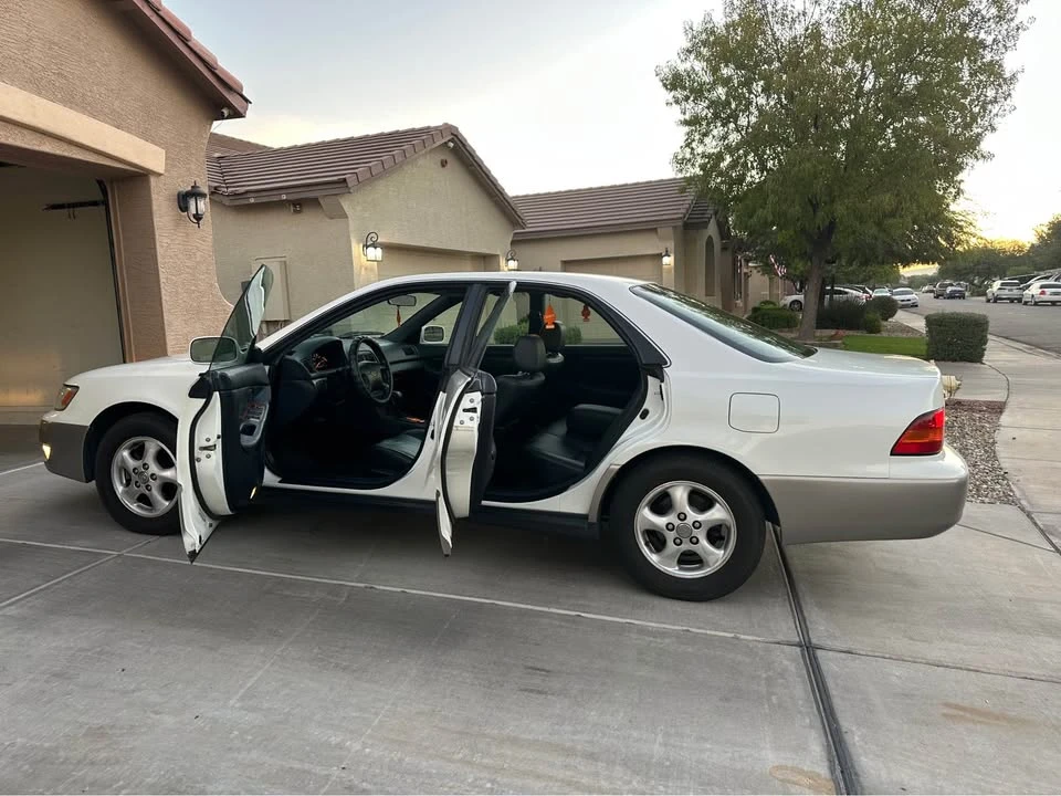 1997 Lexus ES 3rd Gen - Image 2 of 18