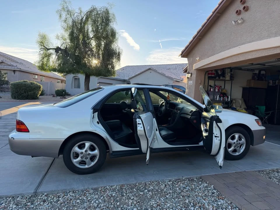 1997 Lexus ES 3rd Gen - Image 3 of 19
