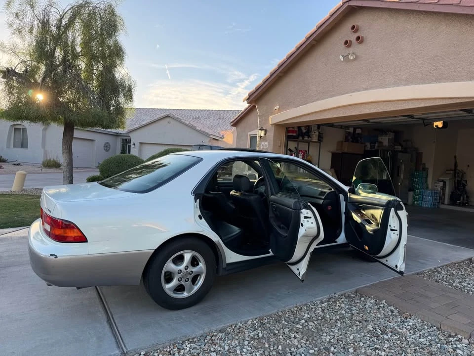1997 Lexus ES 3rd Gen - Image 18 of 19