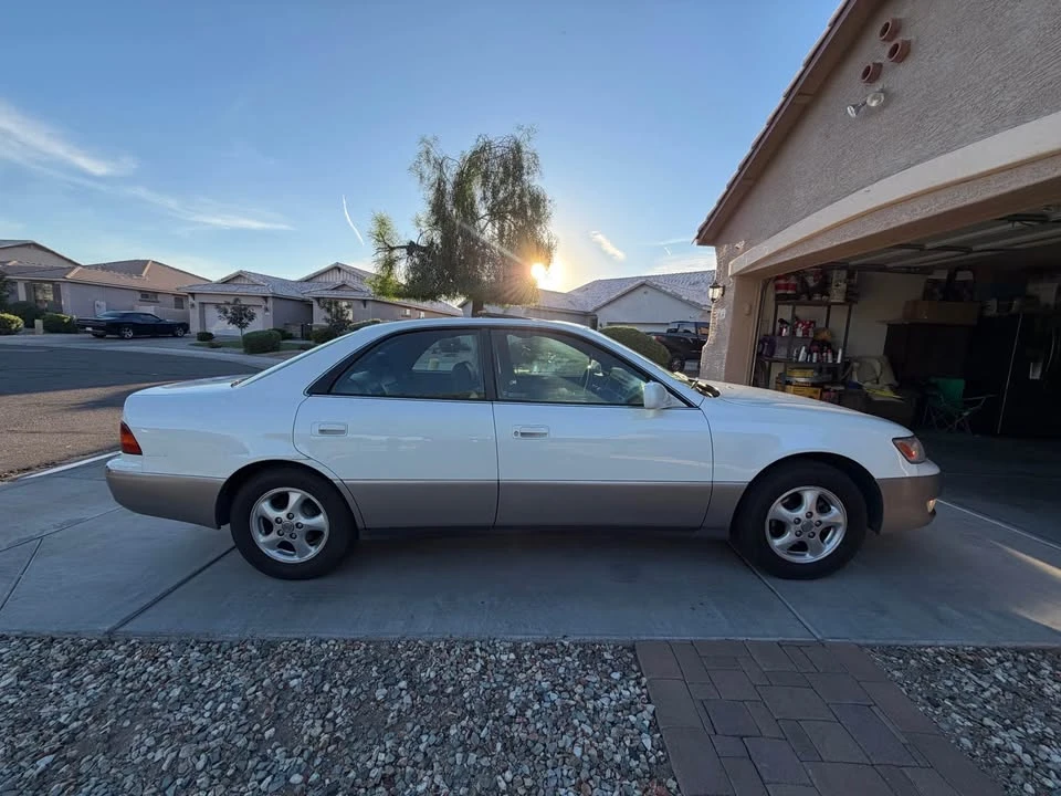 1997 Lexus ES 3rd Gen - Image 15 of 19