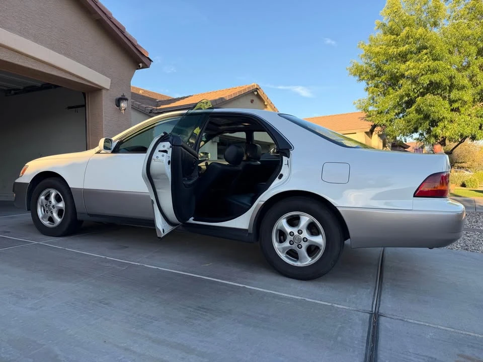 1997 Lexus ES 3rd Gen - Image 19 of 20