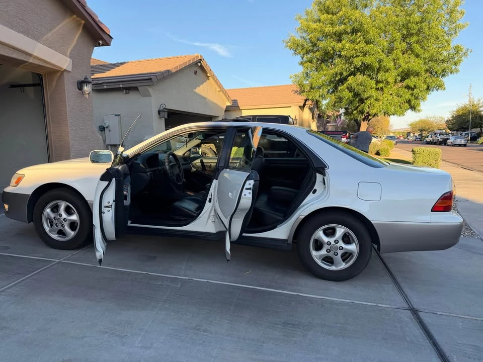 1997 Lexus ES 3rd Gen - Image 4 of 20