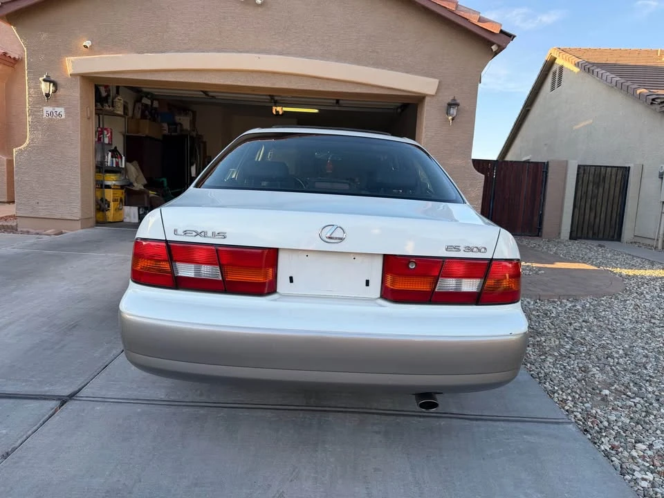 1997 Lexus ES 3rd Gen - Image 15 of 20