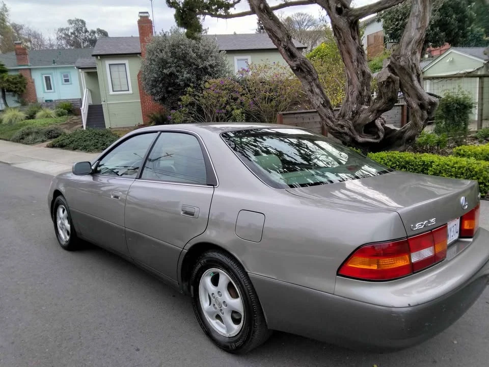 1997 Lexus ES 3rd Gen - Image 10 of 15
