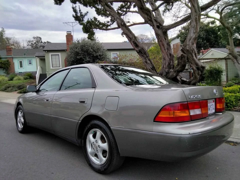 1997 Lexus ES 3rd Gen - Image 11 of 15