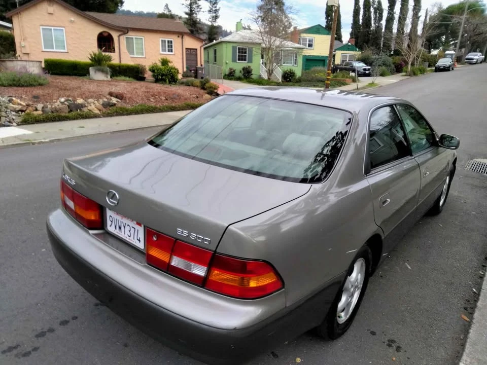 1997 Lexus ES 3rd Gen - Image 9 of 15